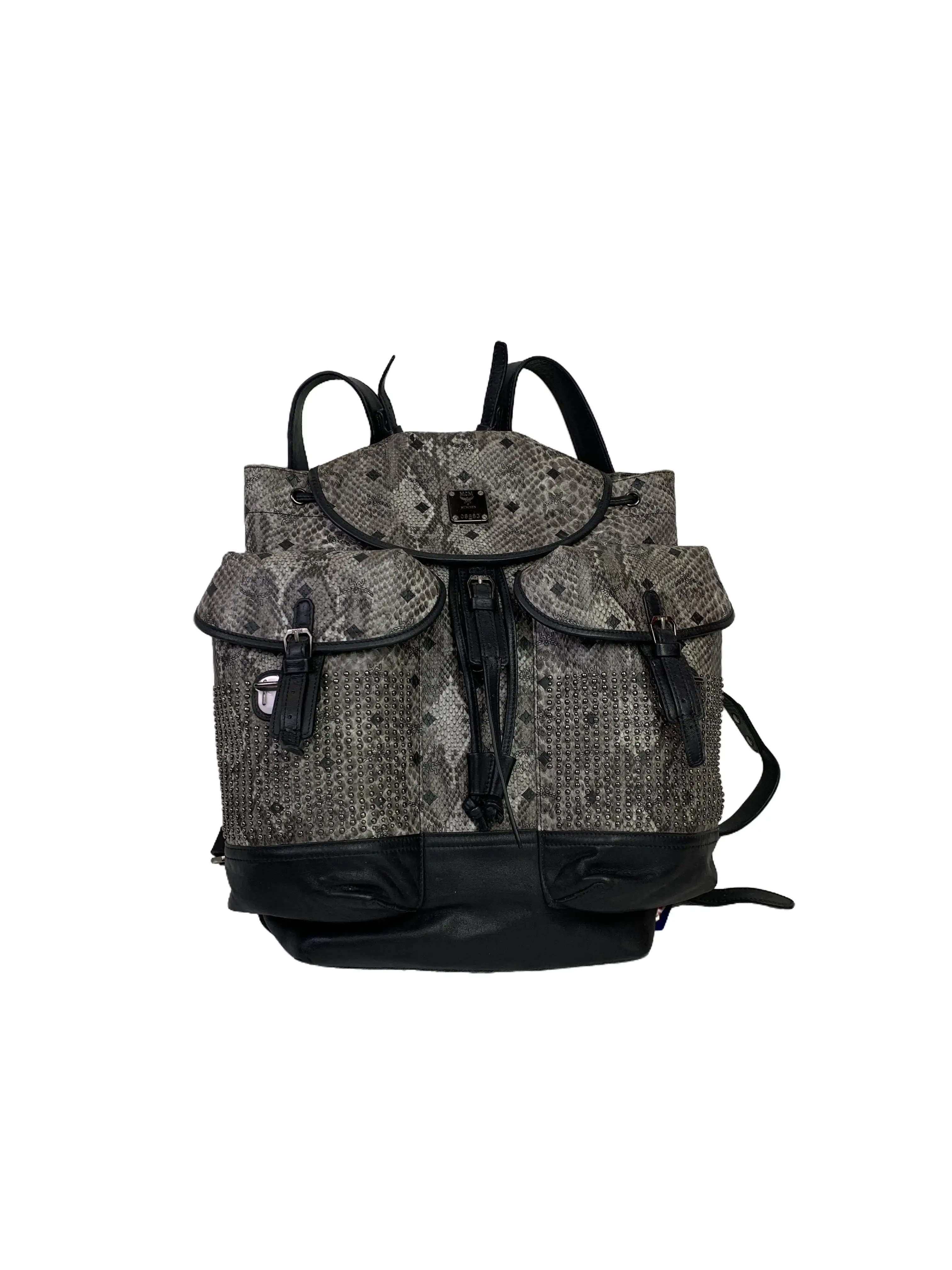 Pre-owned MCM Studded Drawstring Backpack/WJ08709006/9006