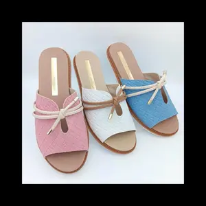 Brazilians Moleca sandals