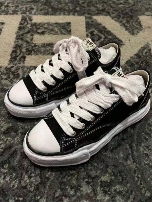 Maison Mihara Yasuhiro 2025 New MMY Classic Non-slip Lightweight Low-top Shoes, Campus Skate Shoes, Women's Classic Low-top Canvas Shoes, White Pleated Style, Men's and Women's Sneakers