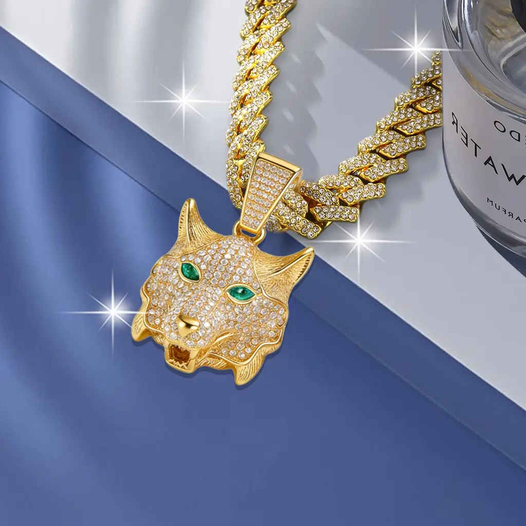 Unisex Wolf Head Pendant Cuban Link Necklace Vintage Street Hip Hop Fashion Jewelry Trendy Animal Charm Neck Accessory Suitable for Daily Casual Dating Party Wear Simple Stylish Alloy Chain Gift for Men Women