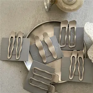 1 piece, random style, metallic silver wavy hair clip, minimalist style, side bangs clip, women's forehead wispy hair clip, duckbill hair accessory.