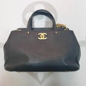 Pre-owned CHANEL Cowhide Shoulder Bags Small Black Grained Calfskin Tote Shoulder Bag