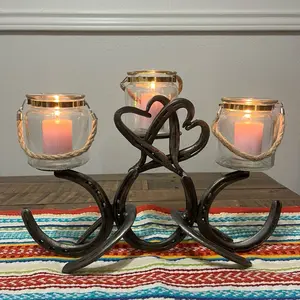 Horseshoe center piece