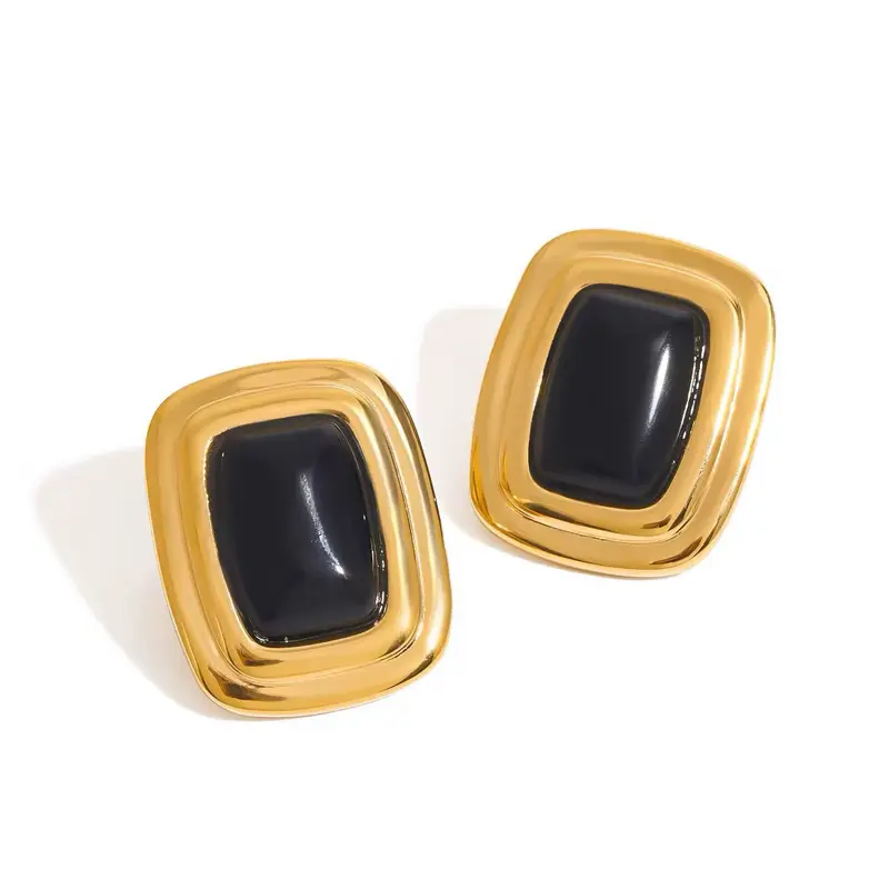 Ariana Earrings Studs