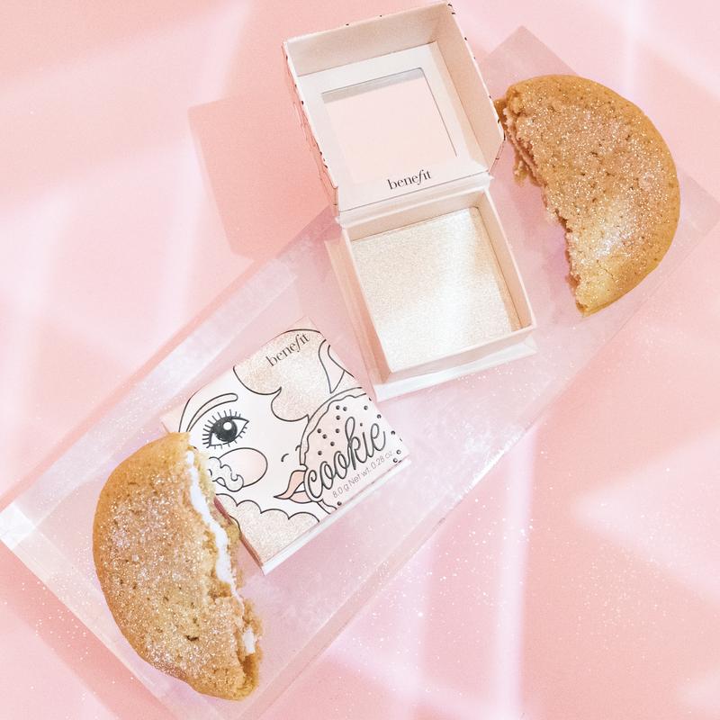 Benefit Cosmetics Cookie Golden Pearl Powder Highlighter