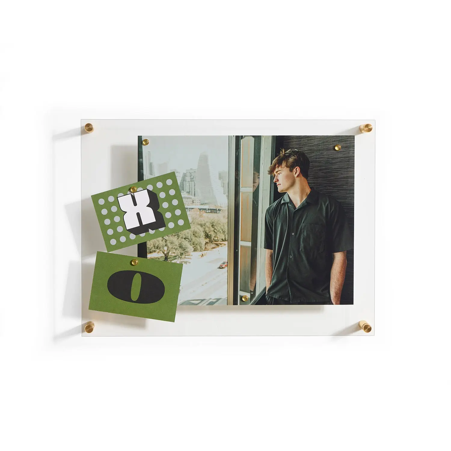 14" x 19" Easy Change Float Frame + Magnets