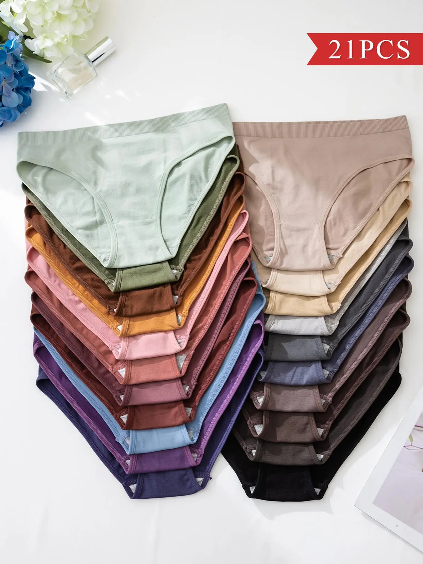 Women's Solid Color Brief, Soft Comfy Breathable Panty for Daily Wear, Casual Knitted Stretch Underwear for All Seasons