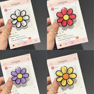 Daisy Magsafe Phone Grip, Floral Kindle Holder, Aesthetic Pop Socket for Phone, Accessort for E-Readers