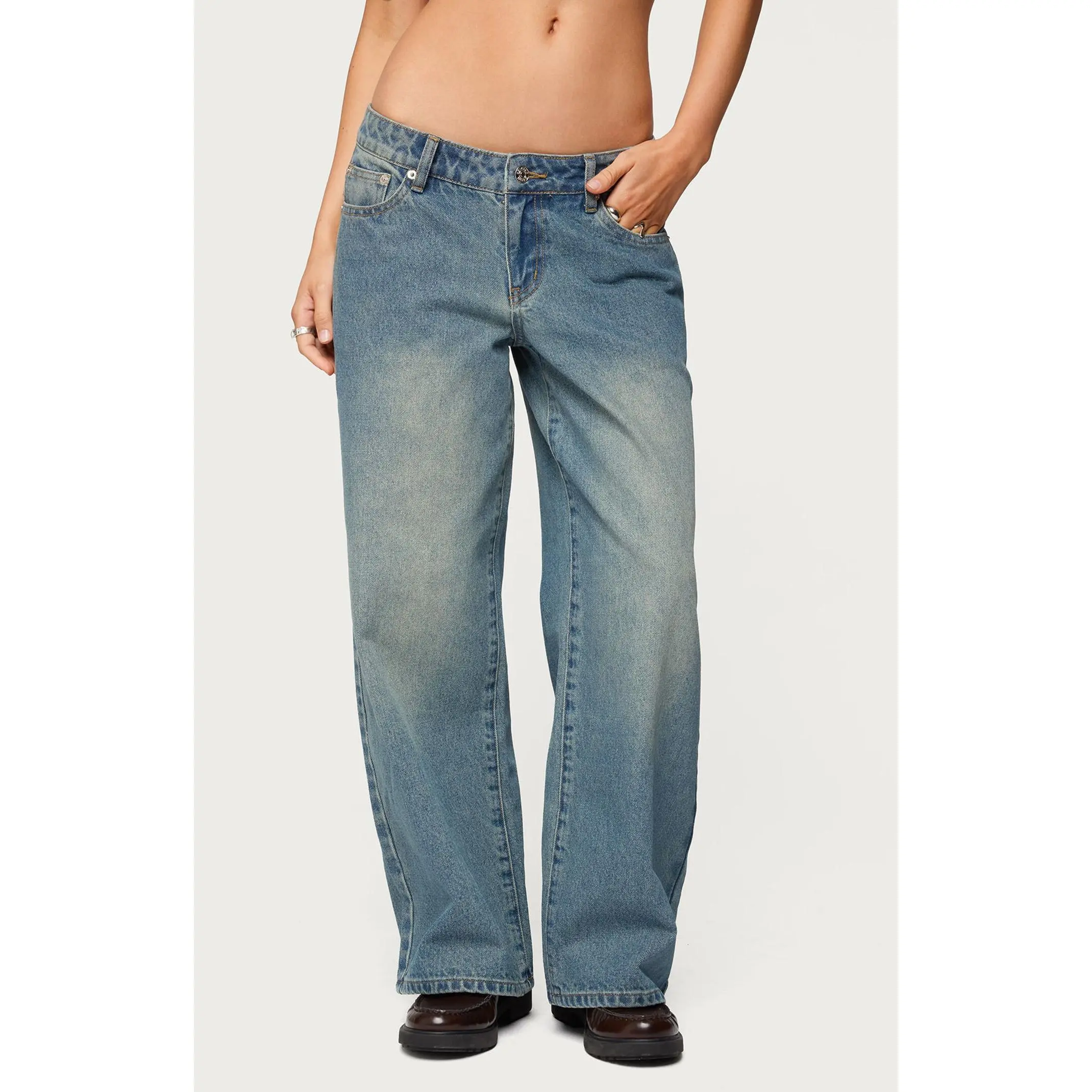 Edikted Women's Petite Magda Low Rise Acid Wash Jeans