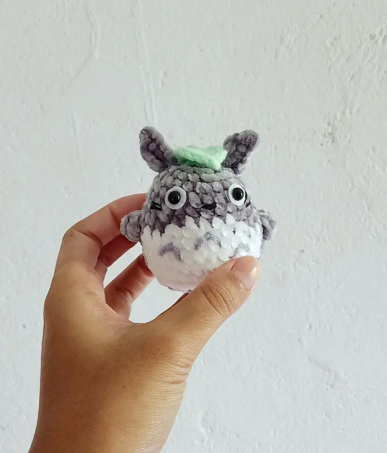 Crochet TOTORO ghibli amigurumi Plushie Key chain Amigurumi Cute totoro plush handmade (Handmade goods will be made by hand so the production time will be a little longer)