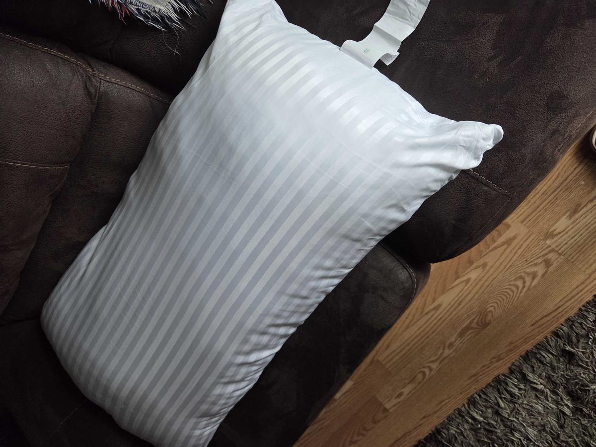 Item: Pack of 4 - King, White