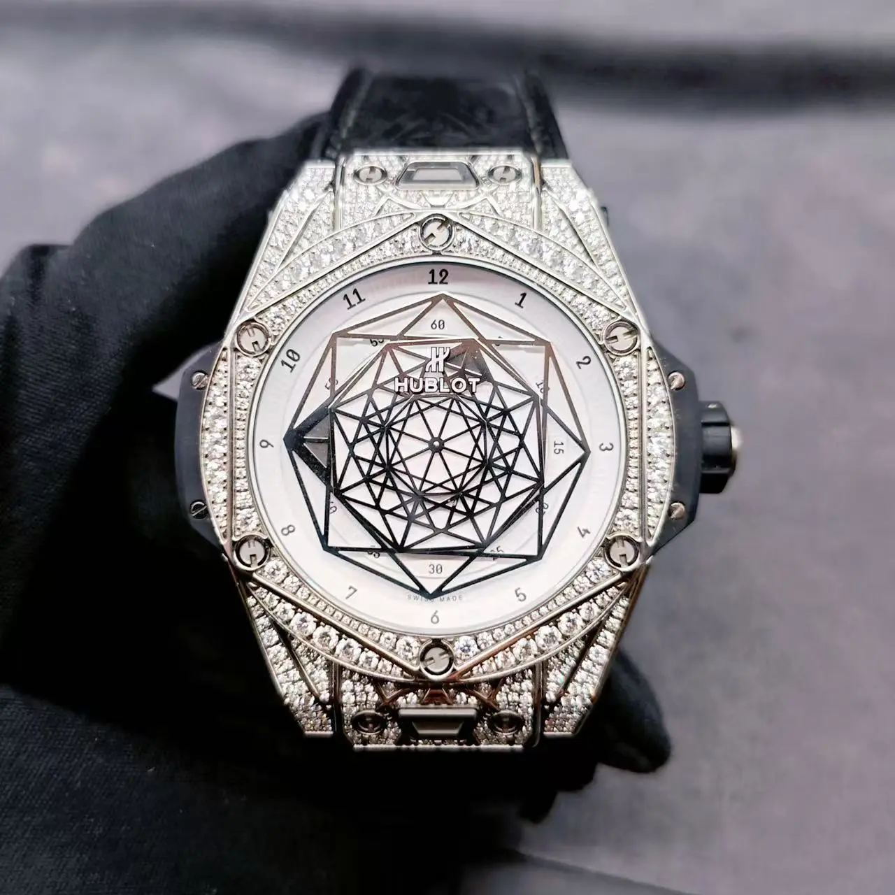 Pre-Owned Hublot Automatic Titanium 45mm Luxury Watch - Lightweight, Durable, Hassle-Free Timekeeping, Light Titanium