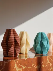 Ribbed Spiral Candle