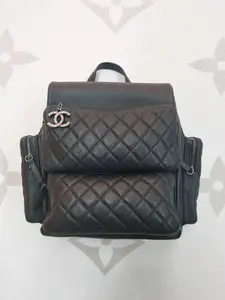 Pre-owned CHANEL Cowhide Clutches & Wristlets Black Silver Label Quilted Calfskin Backpack