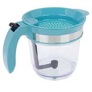 Curtis Stone Gravy and Fat Separator