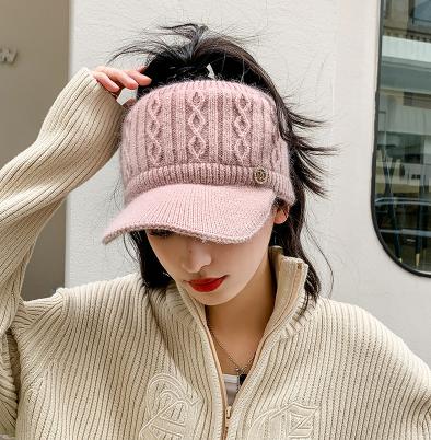 Women's Warm Knitted Baseball Cap - Thick, Warm, and Elastic, Adjustable Size, Autumn-Winter Ambience | Christmas & New Year Collection Women's Warm Knitted Baseball Cap - Thick, Warm, and Elastic, Adjustable Size, Autumn-Winter Ambience | Christmas & New Year Collection