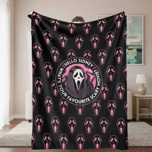 Ghost Face Flannel Blanket， Pink Horror Mask Pattern Design， Soft Warm Lightweight Cozy Throw for Bedroom Living Room Halloween Party Movie Night Gift Use
