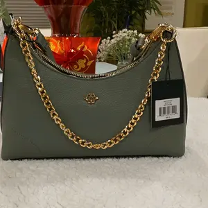 Nanette Lepore Green pebbled leather soulder