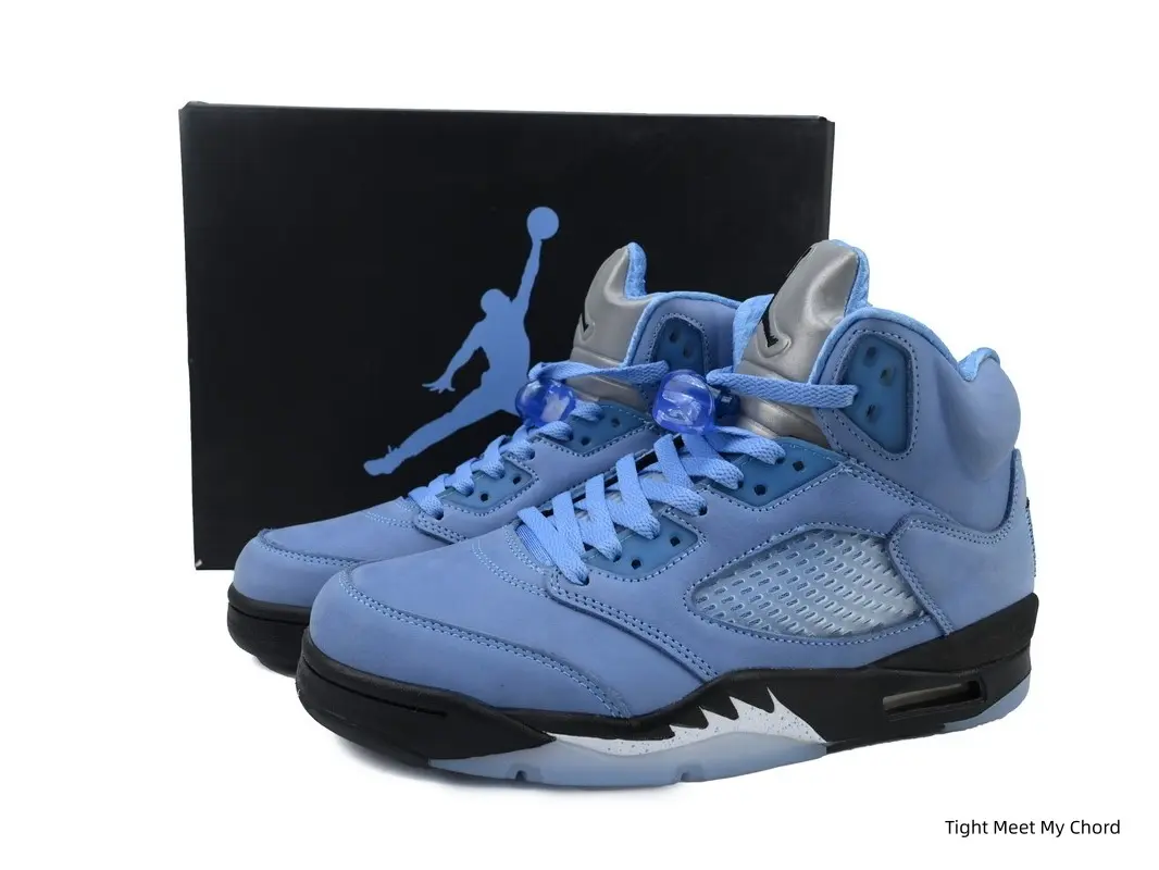 Retro High Top Cushioned Skate Sneakers, University Blue Suede Basketball Shoes, Breathable Mesh Insert, Transparent Outsole, Fashion All-match Footwear For Street Style, Commuting And Daily Wear