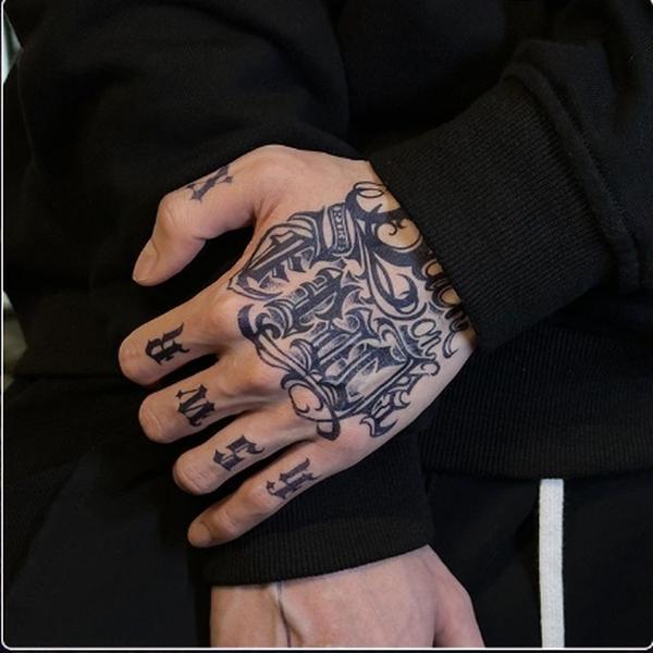 Demon Blade Classic Pattern Herbal Juice Tattoo Stickers Waterproof, Smudge-Proof, Non-Reflective, Long-Lasting, Sustaining Society