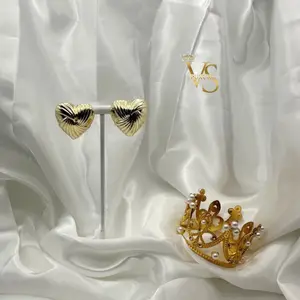 Valdes Luxury 14K Gold Laminated Heart Earrings – Elegant High Quality Everyday Jewelry