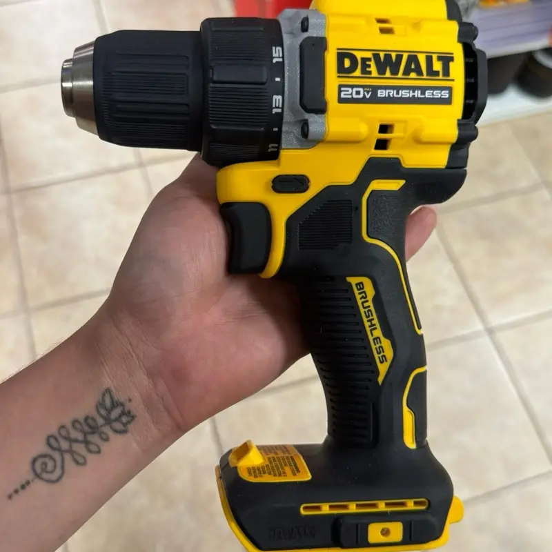 DEWALT ATOMIC 20-Volt MAX Brushless Cordless 1/2 in. Drill Driver