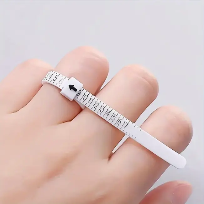 Plastic Ring Sizer Measuring Set, 1-17 USA Gauge Tool with Measurement Function, Reusable Finger Measurer for Women, Men (Office Measuring Supplies) Fit Fashion Rings, Measuring Tape, Flexible & Comfortable