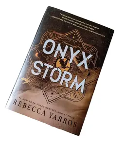 Onyx Storm (Deluxe Limited Edition) (Book 3 of 3: The Empyrean) Hardcover
