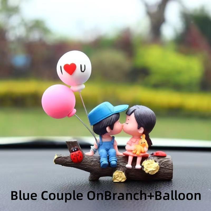 Cute Couple Car Dashboard Decorations, Lovely Couple Kiss Cartoon Figurines Car Ornament, Resin Material Boy Girl Car Interior Decoration with Balloon for Car Dashboard Gifts