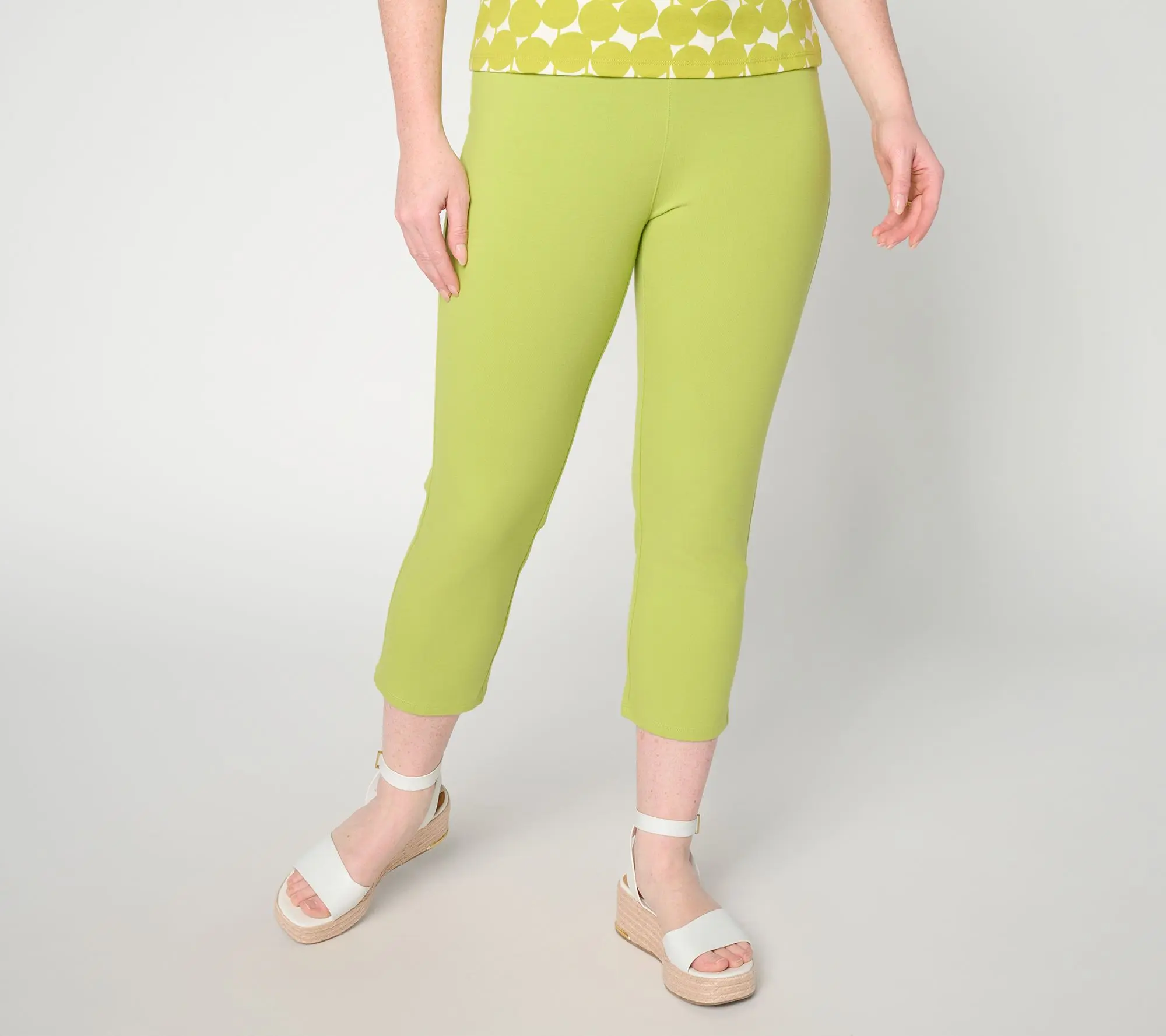 Women with Control Petite 86/14 Slim Leg Crop Smoothing Influencer Pant