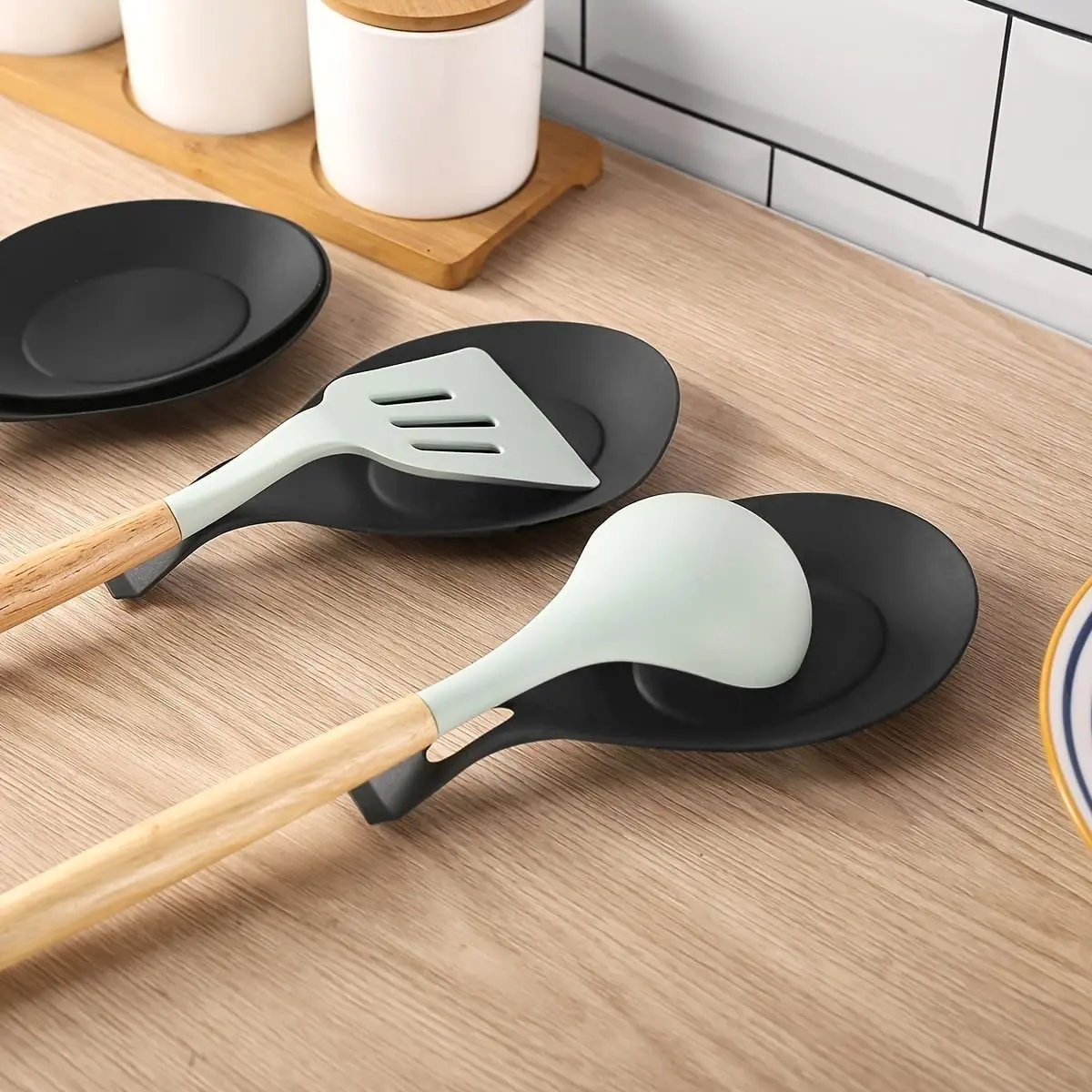 5-sets Silicone Spoon Rest Heat-Resistant Kitchen Utensil Holder Easy-to-Clean TPE Spoon Pad Multi-Use Snack Dish Fruit Plate 5pcs Black 1