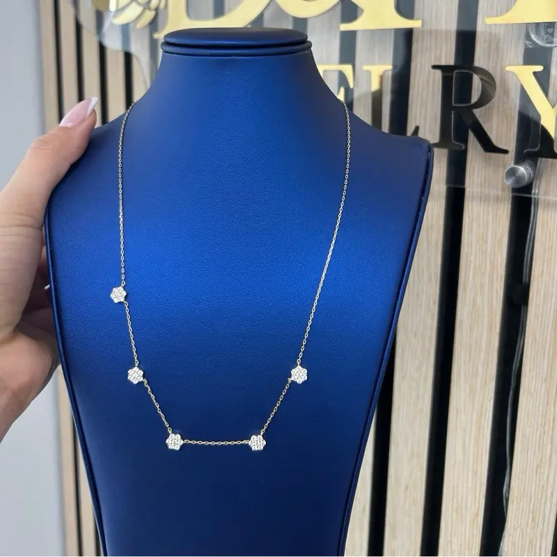 Delicada Cadena con Varias flores, plata 925