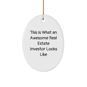 Gifts from Friends for Real Estate Investor Christmas Unique Decorations - Oval Ornament with Funny Quote This Is What An Awesome Real Estate Investor Looks Like