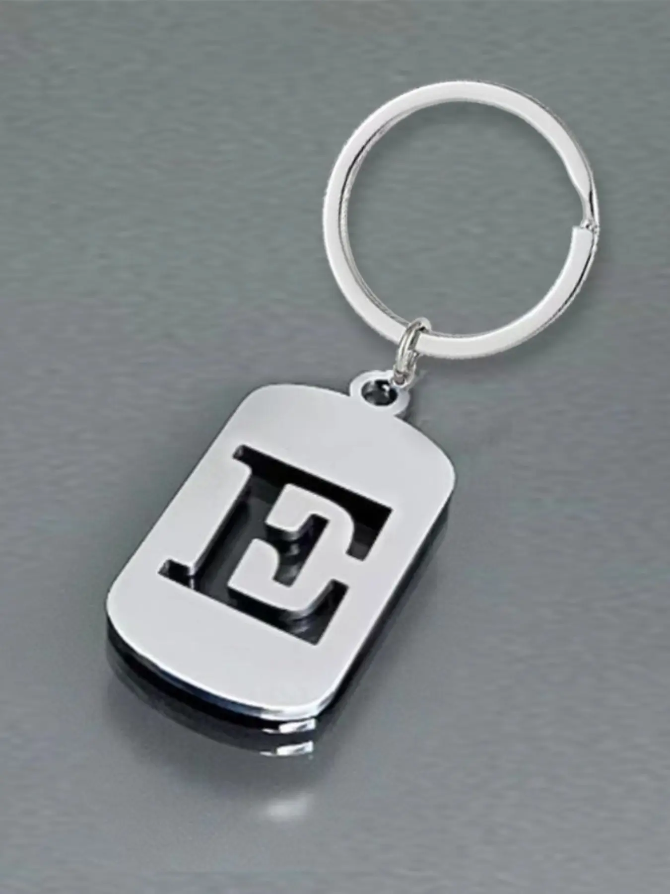 Stainless Steel Keychain, Durable Keychain Material, 26 Letters Engraved Keychain Pendant, Initial Keychain, Keychain Charm, Personalized Keychains, Custom Keychain, Stylish Minimalist Design Keychain for Men's Backpacks, Car Accessories, and Gift Ideas