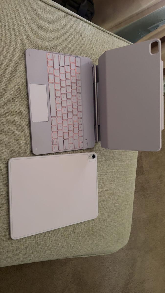 Item: Purple, IPad Air 13 2024