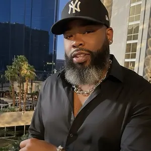 The Insistent (Pusher P) by paparazzi Accessories, unisex necklace and earrings