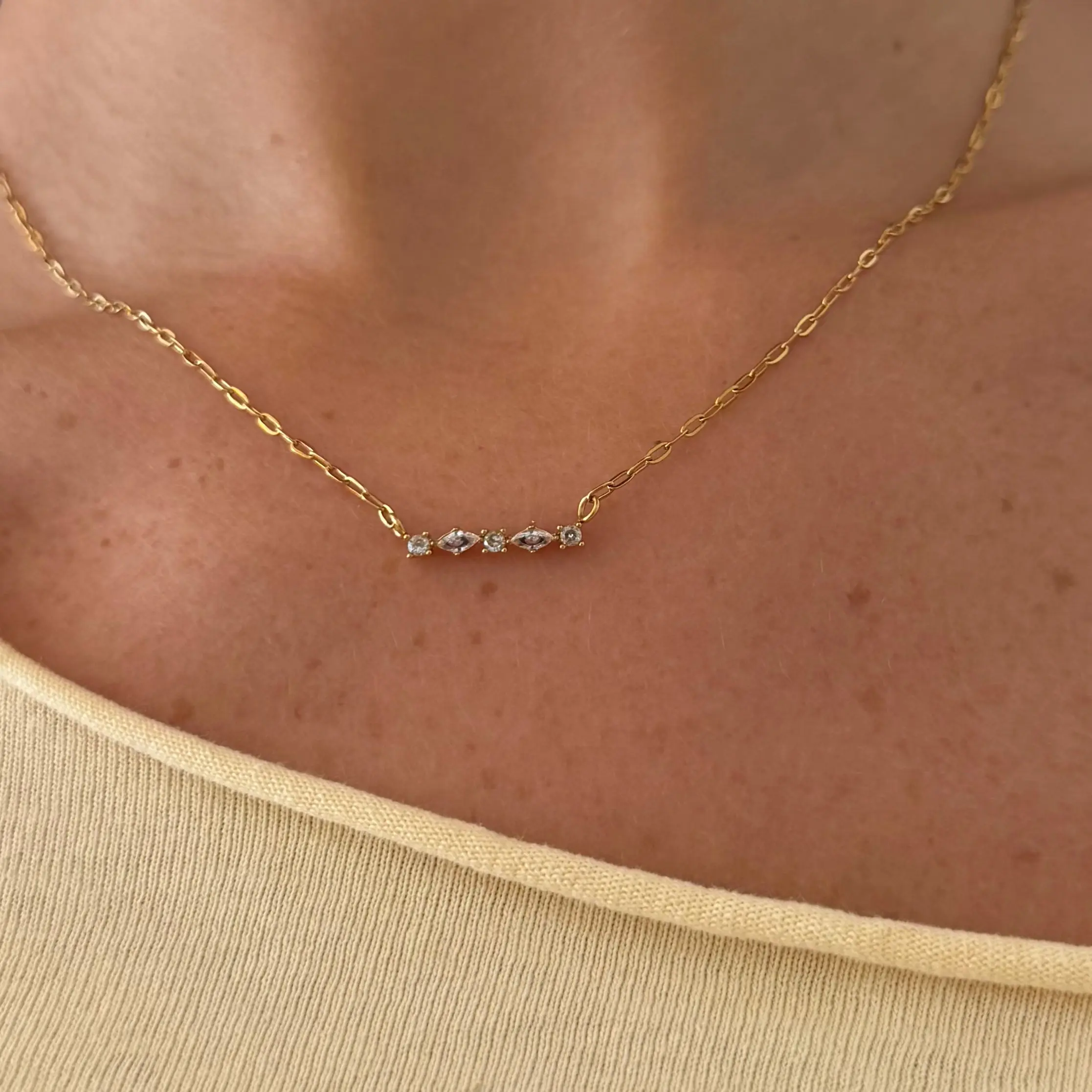 EVRY JEWELS Gold or Silver Plated Women's Hypoallergenic Sweet & Simple Necklace