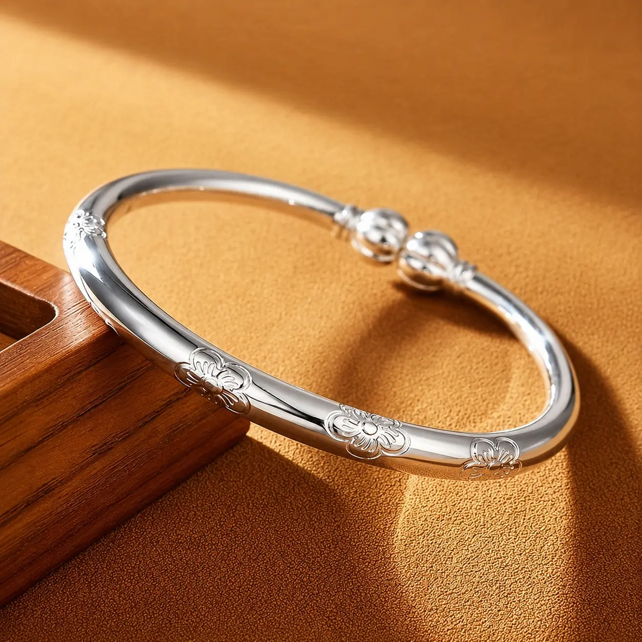Bracelets Jewelry for Women, Minimalist Silver Bangle with Pretty Flower Design, Fashionable Polished Finish for Daily Wear & Gifting, Pretty Bracelet, Flower Design Bracelet