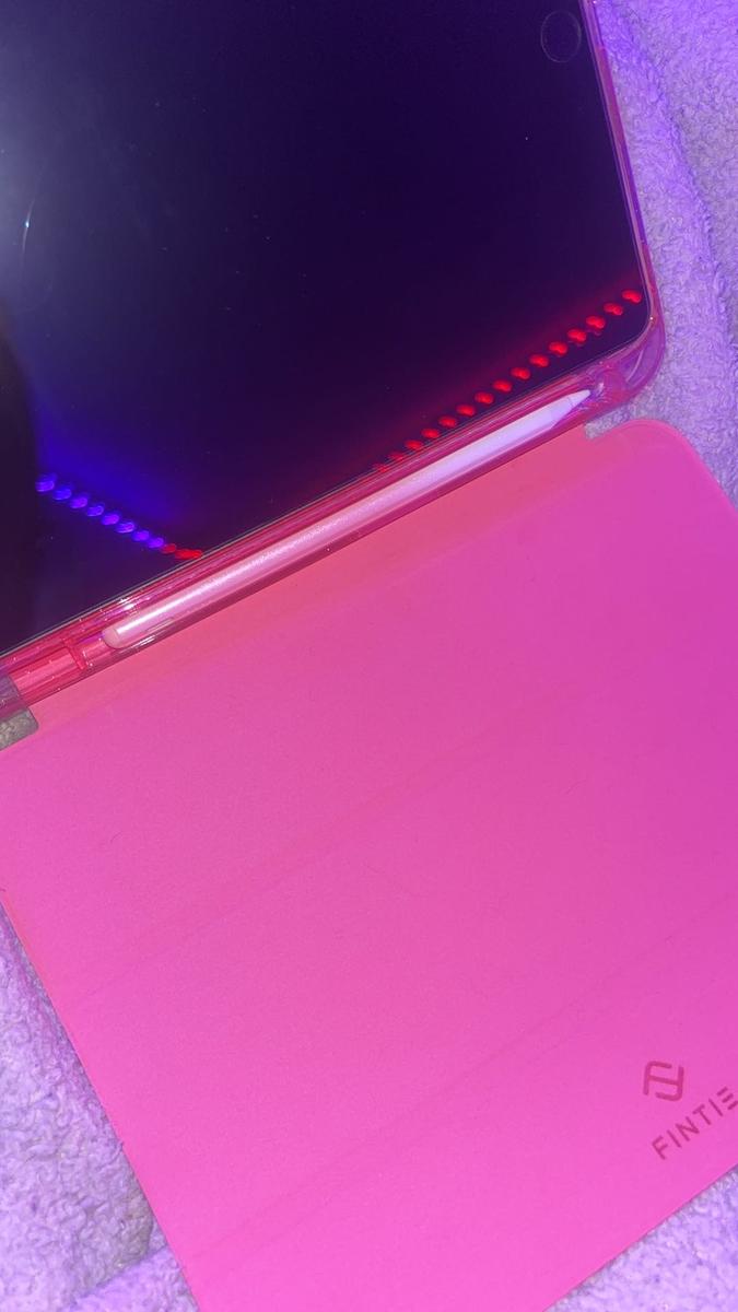 Item: Glittering Pink