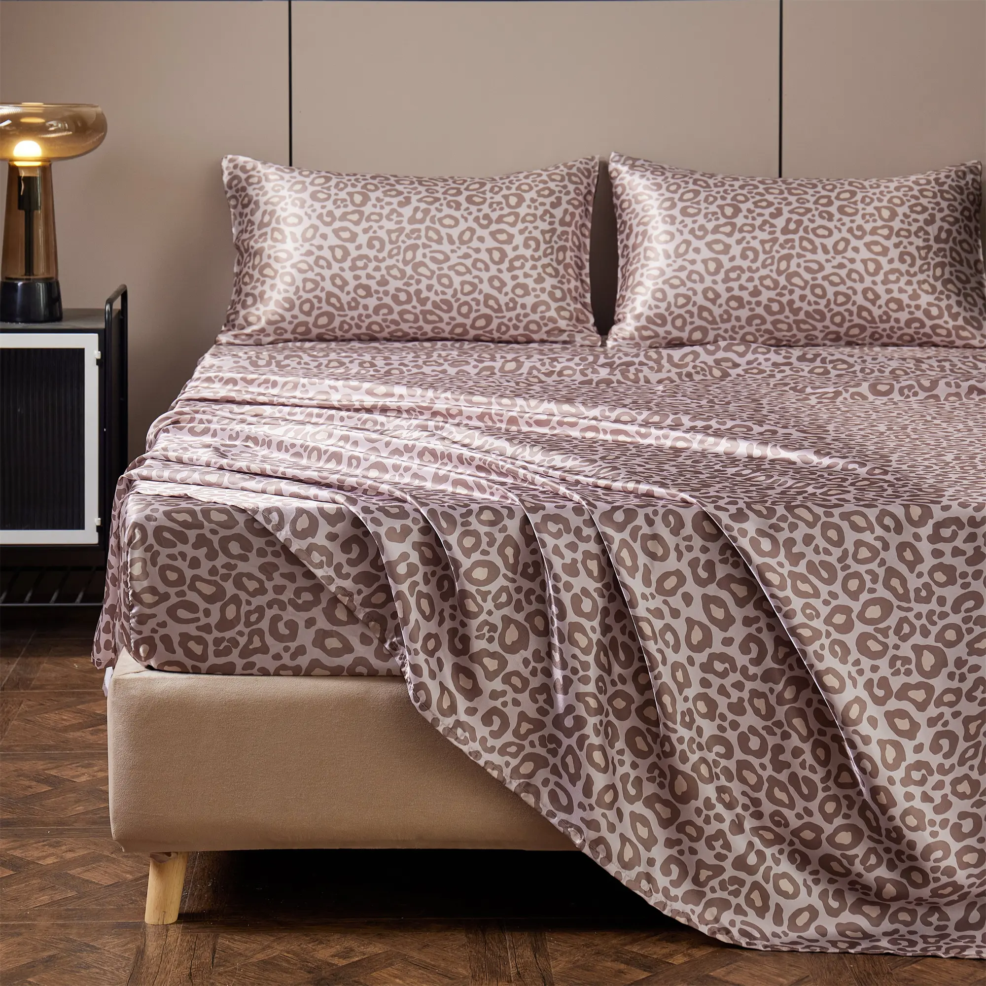 BEKRVIO- 4-Piece Pink leopard Soft Satin Bomboo Bed Sheet Set Faux Silky Bedding and Pillowcases  Cooling & Wrinkle-Free KIng Twin Size Deep Pocket Cool Touch Fitted Breathable Heat-Dissipating Bed SheetS