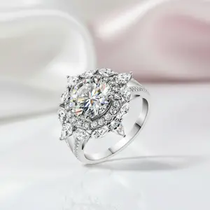18K White Gold 3.0 Ct Round Cut Diamond Option Engagement Ring 18K White Gold 3.0 Ct Round Cut Diamond Option Engagement Ring