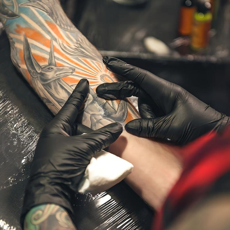 50pcs Pack, Black Pure Nitrile Disposable Gloves, Durable Household Cleaning Gloves Suitable for Kitchen, Tattoo, Beauty Salon, Bathroom, Cleaning Supplies, Thickened Design, Latex-Free, Available In Large, Medium, And Small Sizes, Local Warehouse