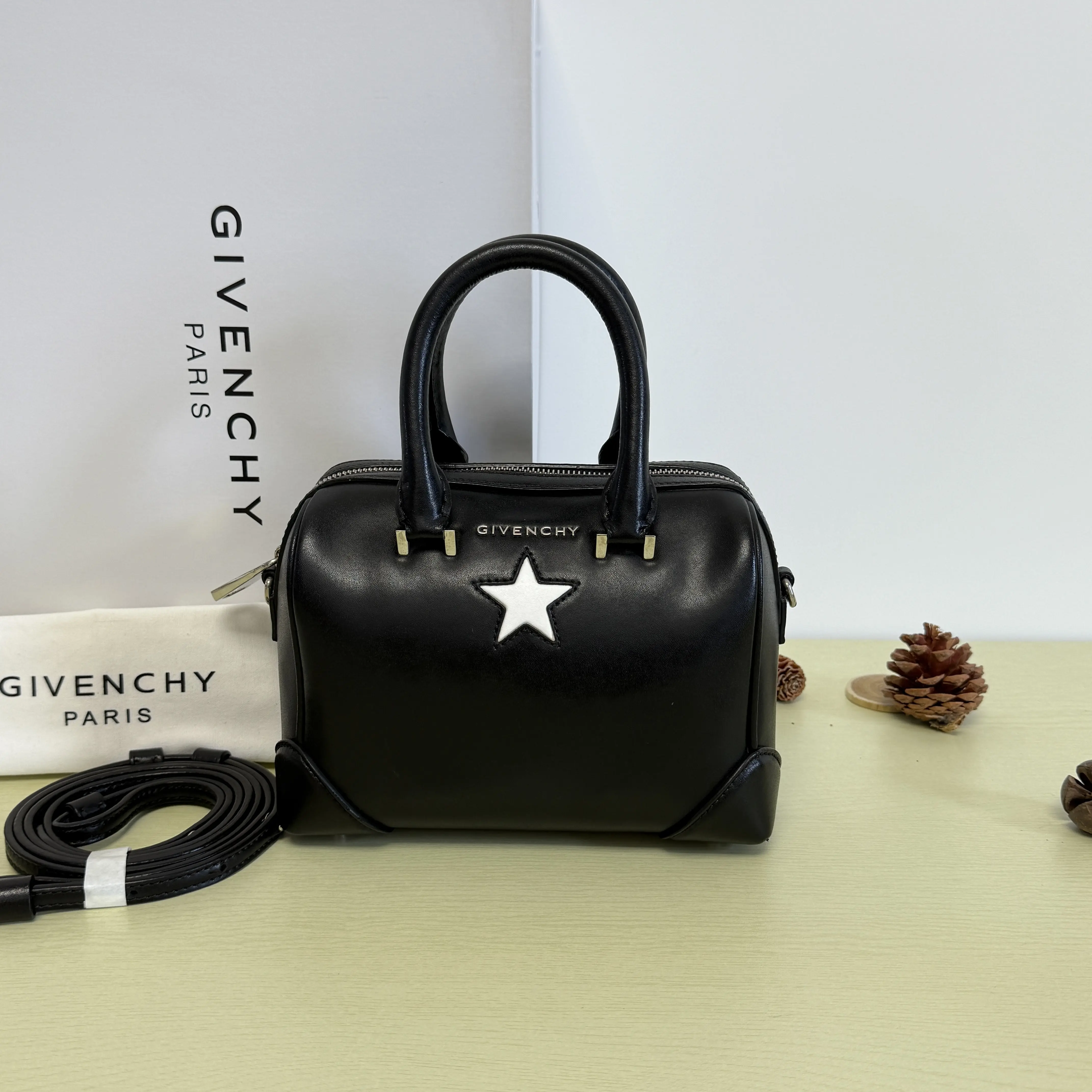 Pre-owned GIVENCHY Classic Luxury Designer Collection 0819 raye Givenchy22