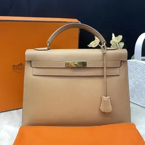 Pre-owned HERMÈS Leather Shoulder Bags 7.8'' R17249 Shoulder Bag C10147126886 0131 T1 Qiqi
