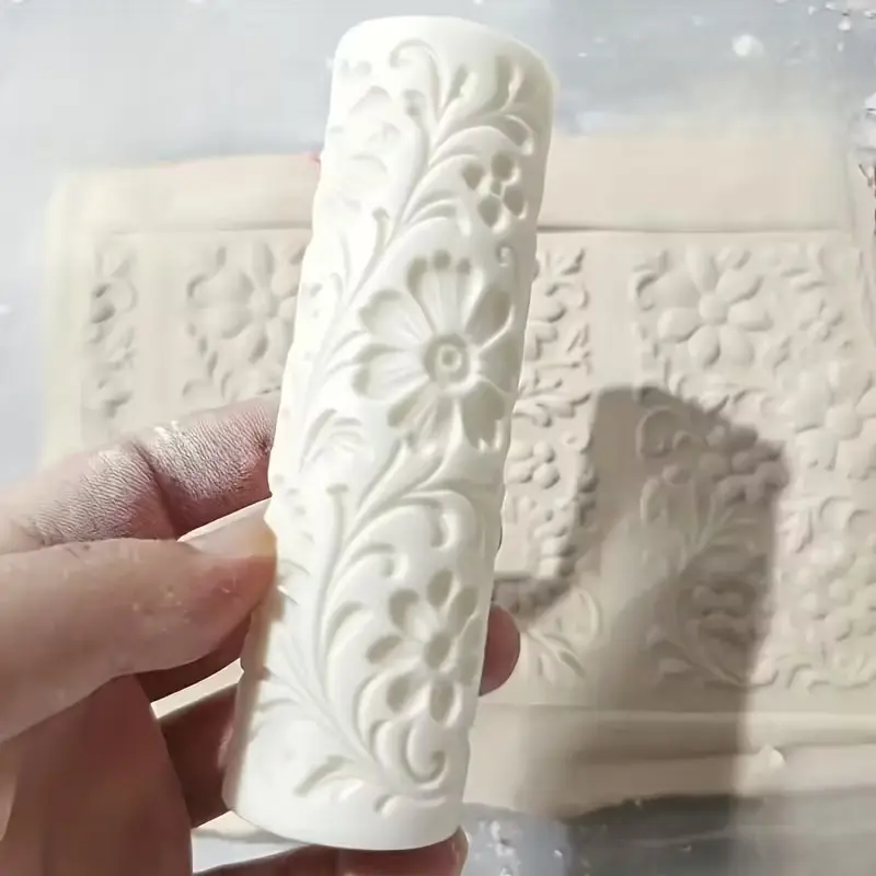 Victoria Garden Rolling Pin with Daisy and Vine Pattern, Textured Handheld Clay Roller for Pottery, Ceramic and Polymer Clay, Decorative Crafting Tool, Floral Pattern, Craft Projects