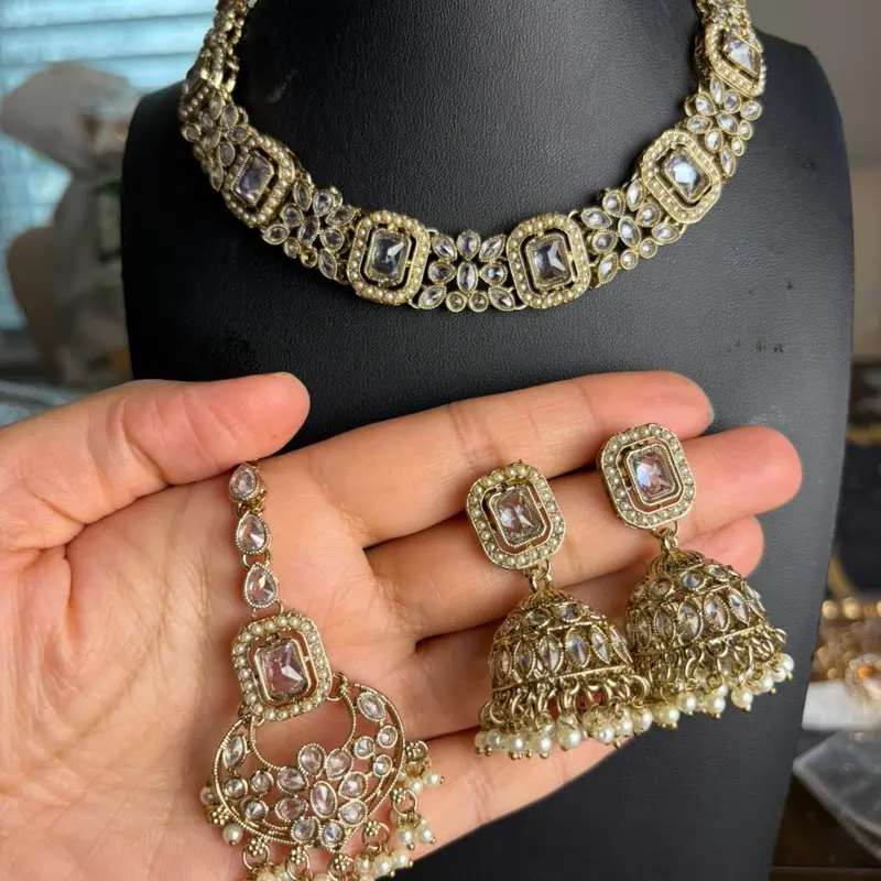 Premium quality necklace set