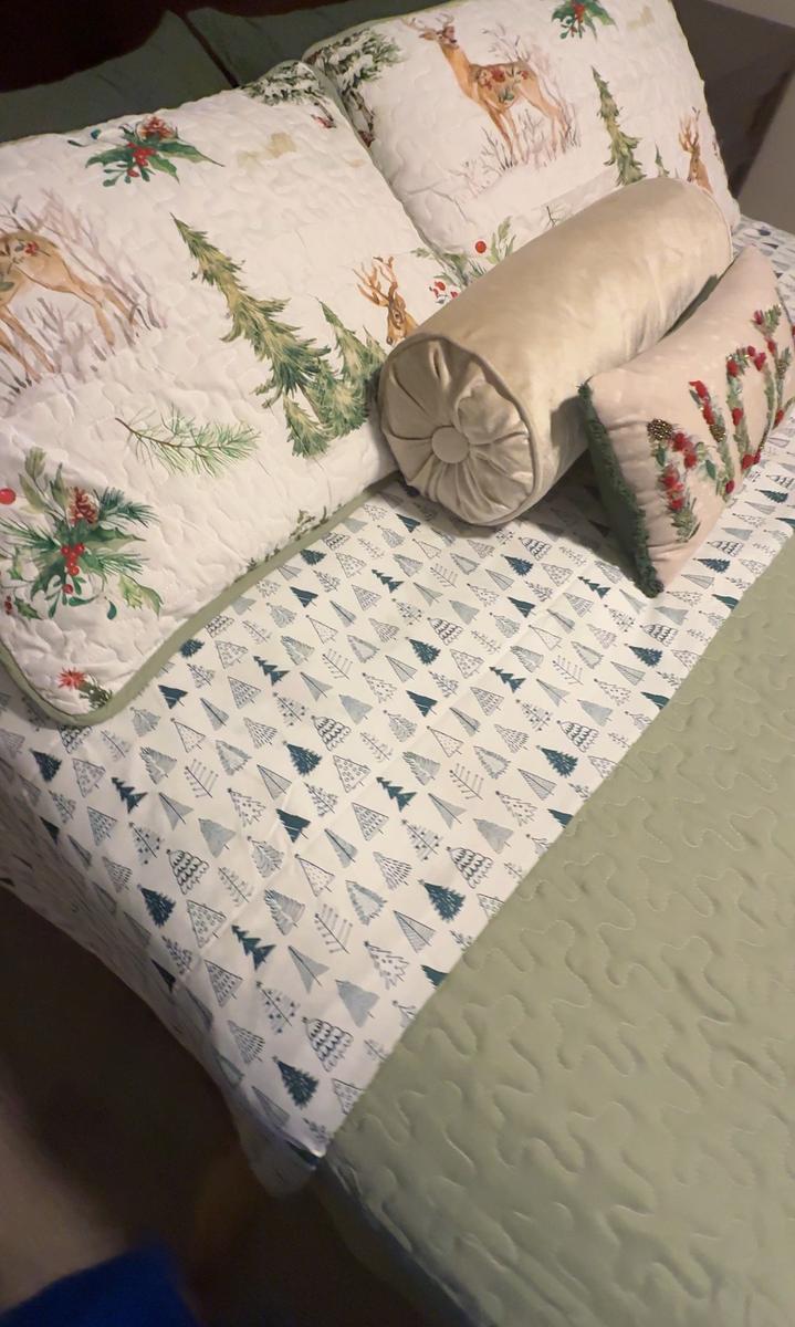 Item: Christmas Trees Green, Queen