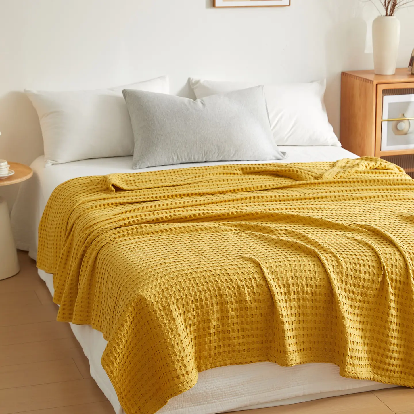 100% Pure Cotton Waffle Weave Throw Blanket - Lightweight, Breathable, Textured, Cooling for Hot Sleepers, Machine Washable, Wrinkle Resistant, Solid Colors, All Season, Cosy, Minimalist Bedroom Use Decor for Sofa Bed