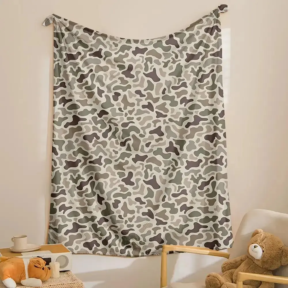 Lightweight Camo Flannel Throw Blanket - Soft 280GSM Fleece for Bed & Couch - All-Season Cozy Travel & Camping Blanket Cozy Bedding Throw