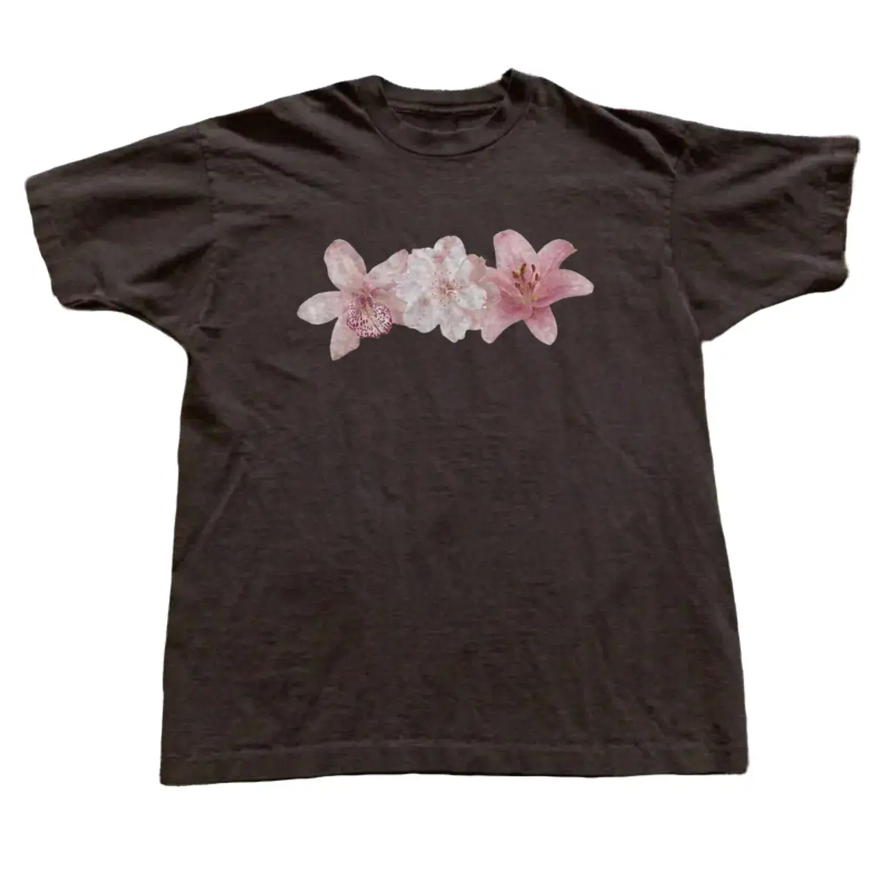 Gildan Men's and Women's T-shirt, Pink Lilies Floral Vintage Graphic Tee, Flora Tee, Unisex T-shirt, Gift T-shirt, Y2k Unisex Graphic Tees Gothic Grunge Emo Scene Amity Affliction Style Clothes Menswear Womenswear StreetwearGOOD